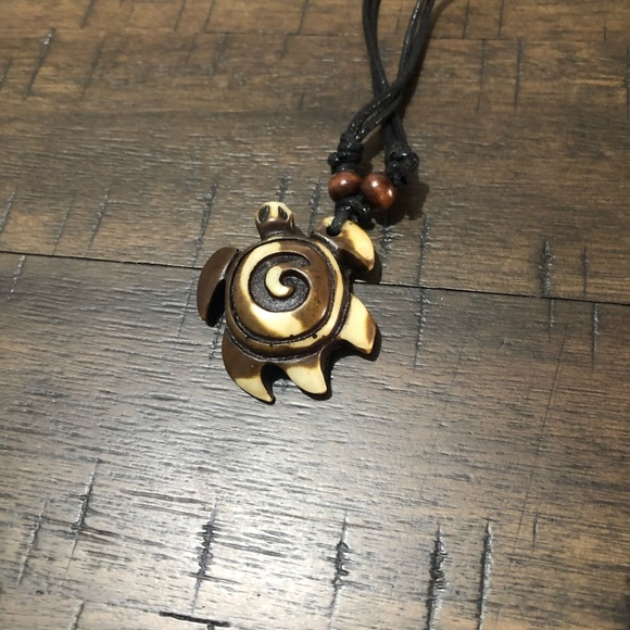 Turtle Necklace - Picture 3 of 4